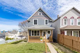 822 E 7th St, Duluth, MN 55805 - Photo 11