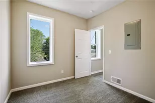 2050 W Broadway Ave, Minneapolis, MN 55411 - Photo 31