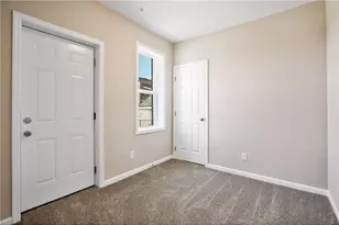 2050 W Broadway Ave, Minneapolis, MN 55411 - Photo 25