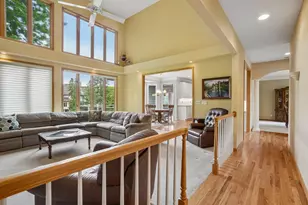 10215 Bluff Rd, Eden Prairie, MN 55347 - Photo 9