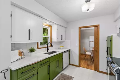 6216 Chowen Avenue S, Edina, MN 55410 - Photo 7