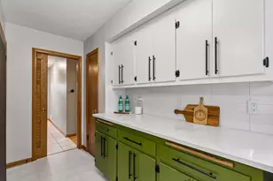 6216 Chowen Ave S, Edina, MN 55410 - Photo 11