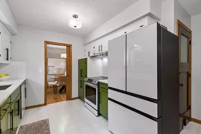6216 Chowen Avenue S, Edina, MN 55410 - Photo 9