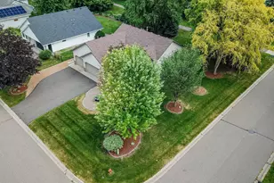 1449 Aretz Ct, Victoria, MN 55386 - Photo 3
