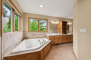 1452 Golf View Dr, River Falls, WI 54022 - Photo 19