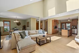 15034 Chestnut Dr, Burnsville, MN 55306 - Photo 9