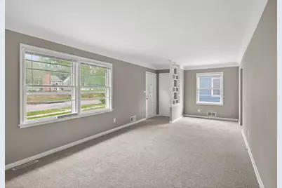 831 Howard Street N, Saint Paul, MN 55119 - Photo 5