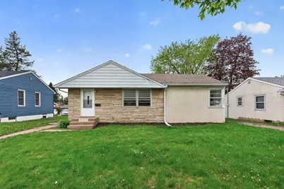 831 Howard Street N, Saint Paul, MN 55119 - Photo 1