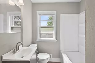831 Howard St N, Saint Paul, MN 55119 - Photo 9