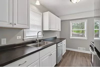 831 Howard Street N, Saint Paul, MN 55119 - Photo 7