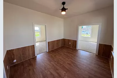 729 E Ripley Street, Litchfield, MN 55355 - Photo 15