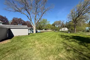 729 E Ripley St, Litchfield, MN 55355 - Photo 23