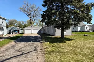 729 E Ripley St, Litchfield, MN 55355 - Photo 21