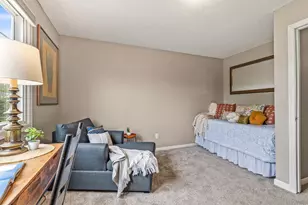 1913 Mockingbird Ave, Shakopee, MN 55379 - Photo 11