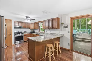 1072 Edgewood Cir, Hudson, WI 54016 - Photo 5