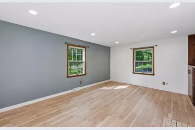 481 Desnoyer Avenue, Saint Paul, MN 55104 - Photo 11
