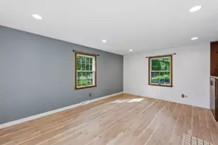 481 Desnoyer Ave, Saint Paul, MN 55104 - Photo 11