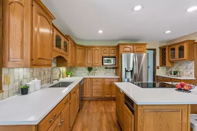 481 Desnoyer Avenue, Saint Paul, MN 55104 - Photo 9