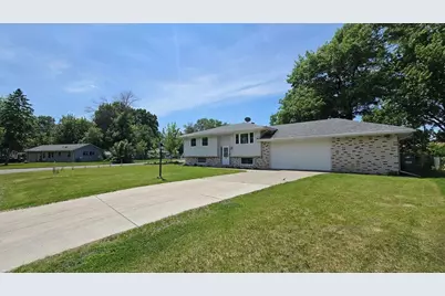 620 109th Lane NE, Blaine, MN 55434 - Photo 3