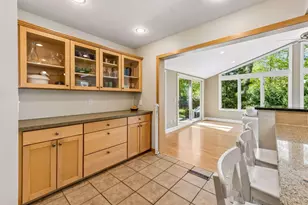 290 Ridgeview Dr E, Wayzata, MN 55391 - Photo 17