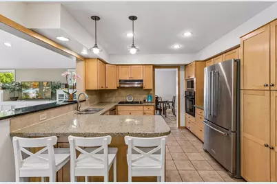 290 Ridgeview Drive E, Wayzata, MN 55391 - Photo 15
