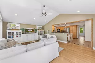 290 Ridgeview Dr E, Wayzata, MN 55391 - Photo 19