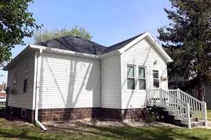 871 7th St, Dawson, MN 56232 - Photo 1
