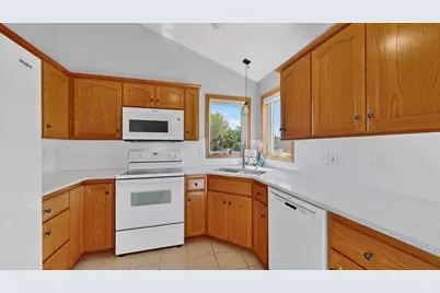 5208 Pinehurst Lane NW, Rochester, MN 55901 - Photo 13