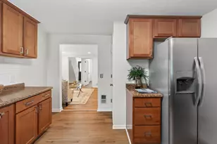 398 Banfil St, Saint Paul, MN 55102 - Photo 7