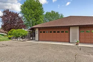 1235 Cherry St, Owatonna, MN 55060 - Photo 3