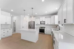 7533 Upper 42nd St N, Oakdale, MN 55128 - Photo 3