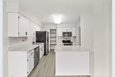1049 Greenhaven Drive, Vadnais Heights, MN 55127 - Photo 5