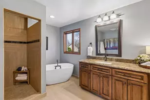 3915 Urbandale Ln N, Plymouth, MN 55446 - Photo 23