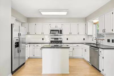 9803 Kirkwood Lane N, Maple Grove, MN 55369 - Photo 17