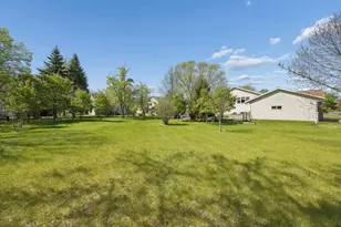 1716 Southwood Trl, Saint Cloud, MN 56301 - Photo 13