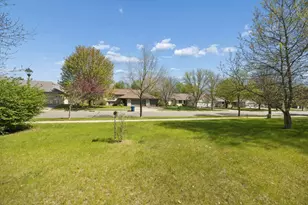 1716 Southwood Trl, Saint Cloud, MN 56301 - Photo 11