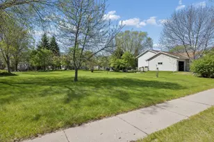 1716 Southwood Trl, Saint Cloud, MN 56301 - Photo 7