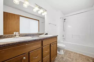 4257 Estate Dr S, Fargo, ND 58104 - Photo 19