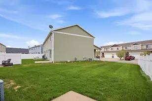 4257 Estate Dr S, Fargo, ND 58104 - Photo 31