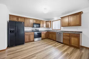 4257 Estate Dr S, Fargo, ND 58104 - Photo 9