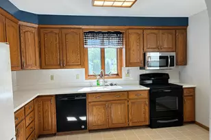 109 S Grant St, Lake Mills, IA 50450 - Photo 7