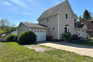 109 S Grant St, Lake Mills, IA 50450 - Photo 3