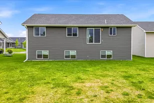 422 Bluebird Dr NW, Isanti, MN 55040 - Photo 35