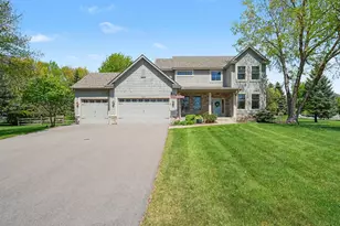2350 Fawn Hill Ct, Chanhassen, MN 55317 - Photo 1