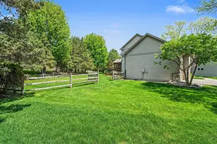 2350 Fawn Hill Ct, Chanhassen, MN 55317 - Photo 31