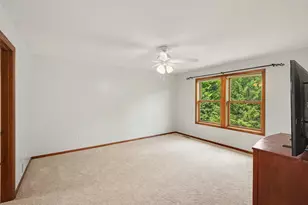 2350 Fawn Hill Ct, Chanhassen, MN 55317 - Photo 15