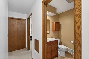 10340 York Ln, Bloomington, MN 55431 - Photo 17