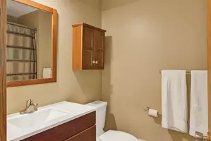 10340 York Ln, Bloomington, MN 55431 - Photo 27