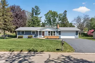 10340 York Ln, Bloomington, MN 55431 - Photo 3