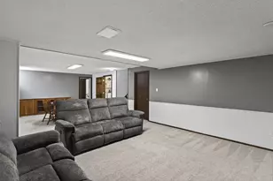10340 York Ln, Bloomington, MN 55431 - Photo 31